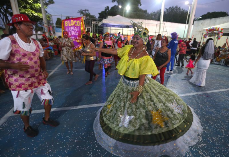 Baile de Máscara da Terceira Idade CRAS Estrela Ananin bairro de Águas Lindas