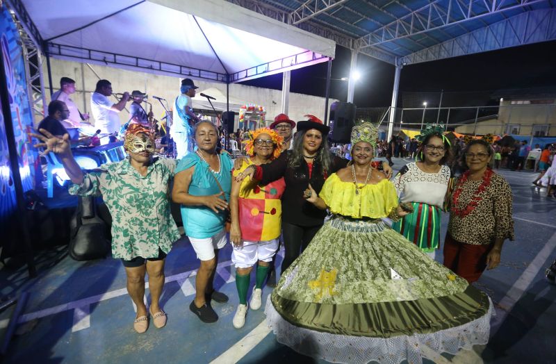 Baile de Máscara da Terceira Idade CRAS Estrela Ananin bairro de Águas Lindas