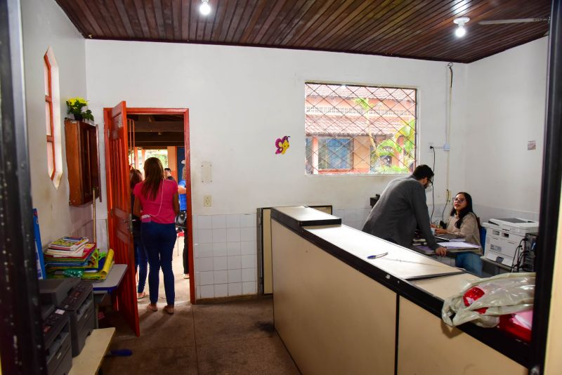 Assinatura de ordem de serviço para reforma da EMEF Hildegarda Caldas de Miranda no bairro Curuçambá