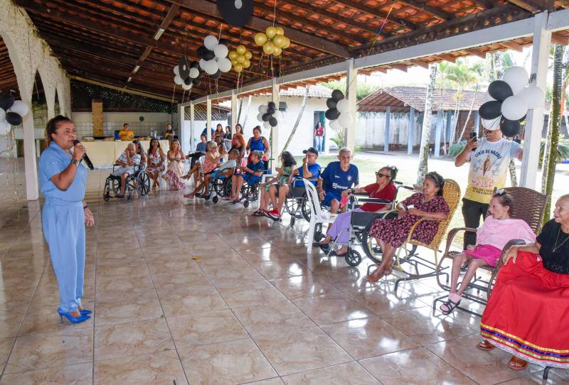 ILPI de Ananindeua celebra o Dia do Idoso com o Baile da Saudade