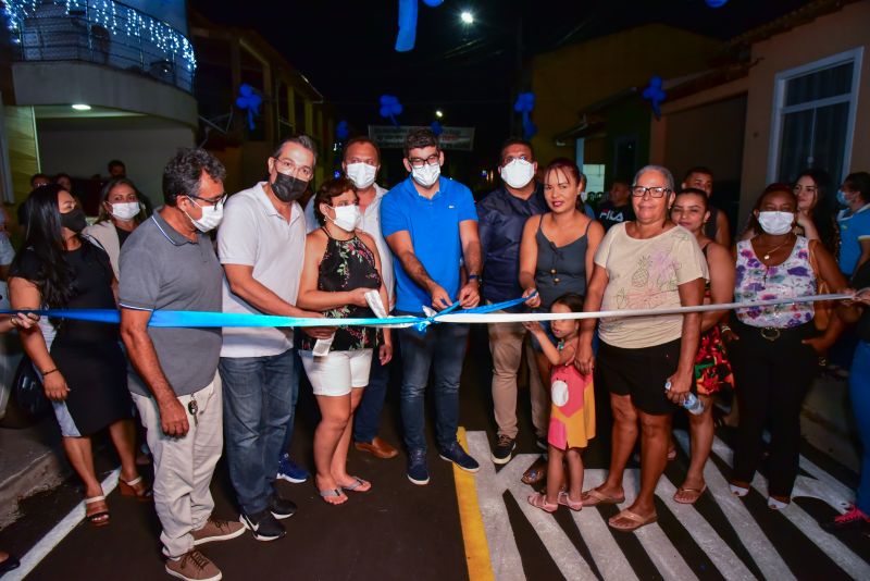 Entrega asfáltica e iluminação pública em led no conjunto Privilege . Maguari Centro