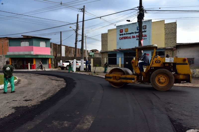 Distrito Industrial, Av. Zacarias de Assunção recebendo asfalto