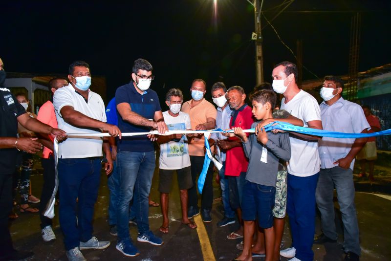 Inauguração e entregar das ruas pavimentadas e iluminação de led no Guajará II, ruas das flores, quadra seis e travessa treze