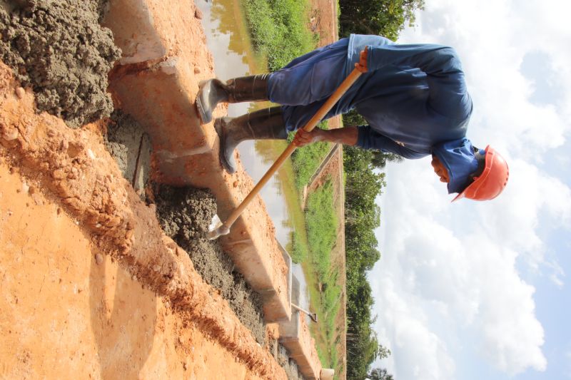 Obras no Canal das Toras - Águas Brancas