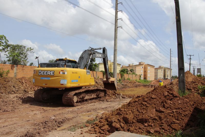 Obras na avenida União no Aurá