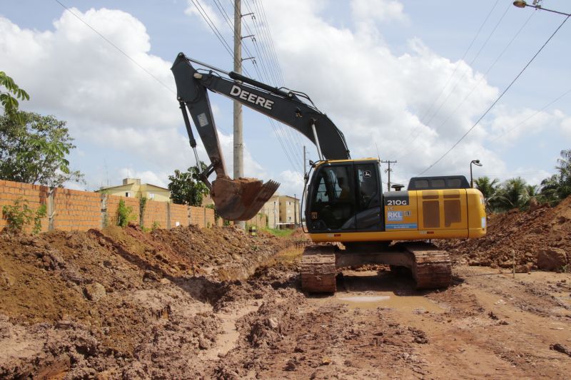 Obras na avenida União no Aurá