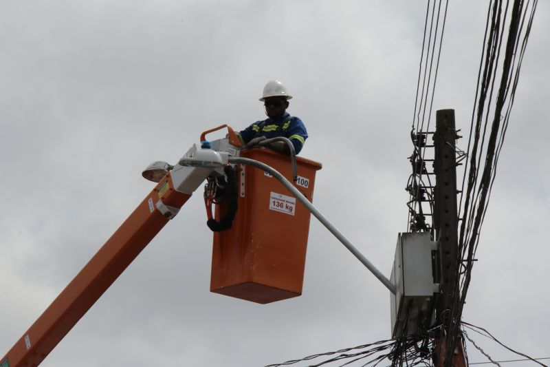 Asfalto, sinalização e iluminação de led na Cidade Nova VIII we 28
