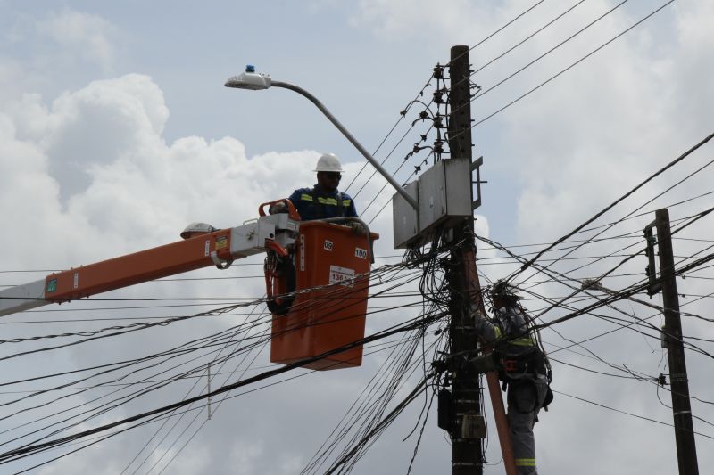 Asfalto, sinalização e iluminação de led na Cidade Nova VIII we 28
