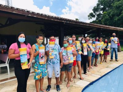 Alunos do Curso de Pintura em Argila recebem certificados de conclusão da Semcat.