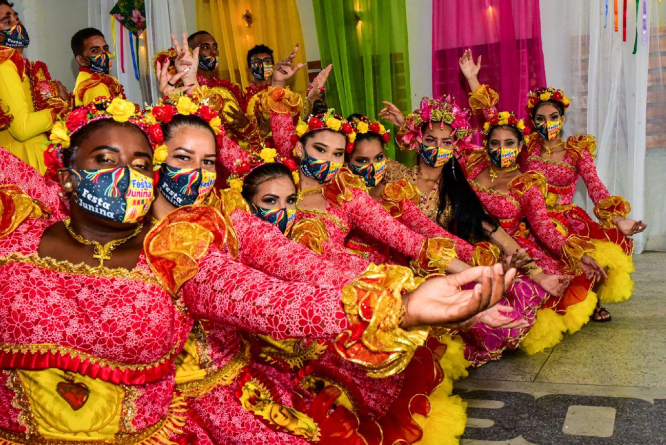 17/06 - SÁBADO TEM MEGA FESTA JUNINA