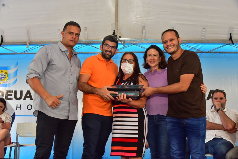 Entrega de equipamentos para feirantes do município de Ananindeua