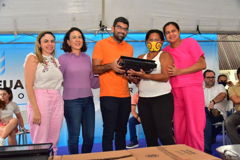 Entrega de equipamentos para feirantes do município de Ananindeua