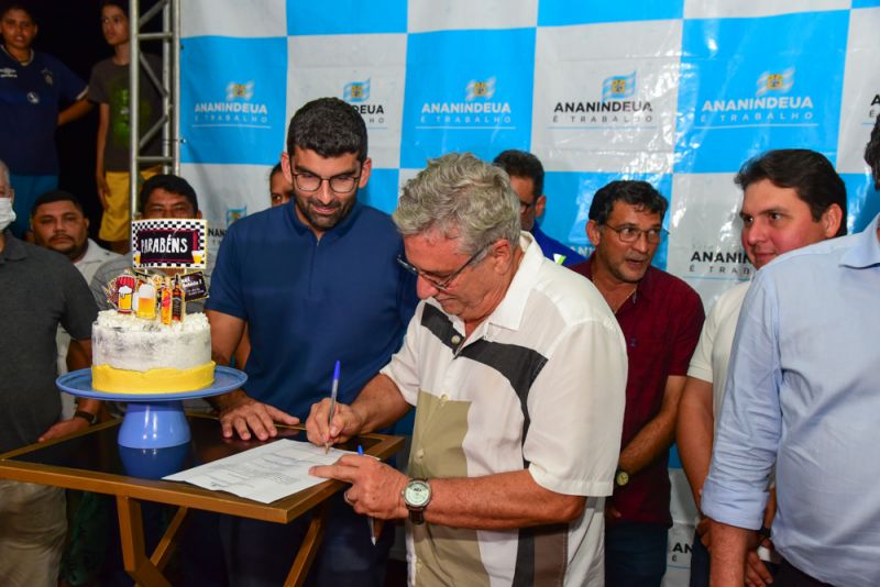 Assinatura da O.S para Saneamento Básico, Iluminação Pública e Sinalização da rua Mauro Chermont e das passagens Corina Antunes, Dom Félix e Lucival Barbalho - Águas Brancas