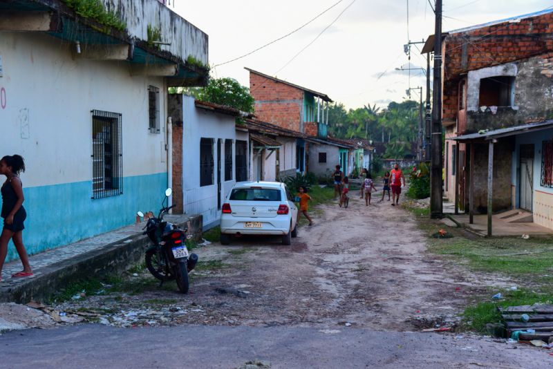 Assinatura da O.S para Saneamento Básico, Iluminação Pública e Sinalização da rua Mauro Chermont e das passagens Corina Antunes, Dom Félix e Lucival Barbalho - Águas Brancas