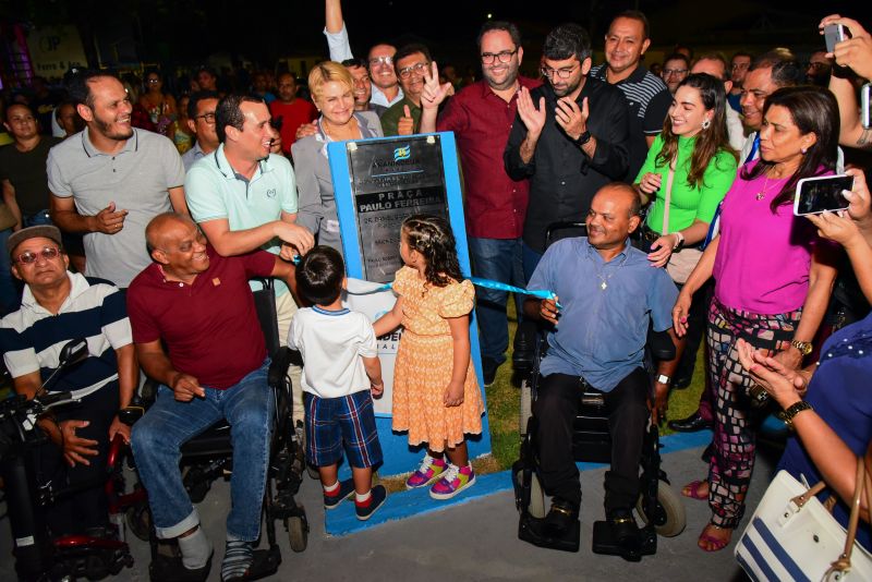 Inauguração da praça Paulo Ferreira revitalizada e adaptada com brinquedos para pessoas com deficiência