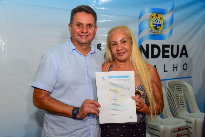Entrega de 1.100 Termos de Regularização Fundiária do conj Geraldo Palmeiras