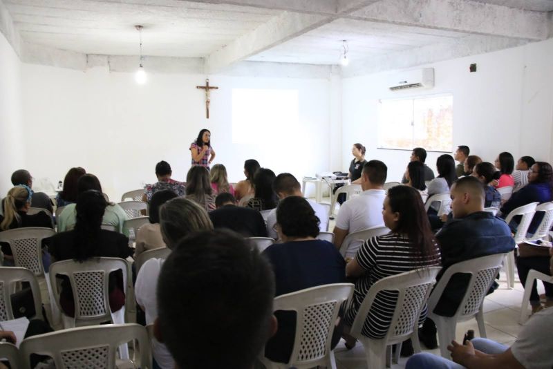 Curso para Servidores sobre a Lei Maria da Penha, na Igreja Santa Rita local Cidade Nova V