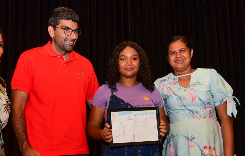 Ato de Premiação das crianças e adolescentes vencedoras do 2°Concurso de desenho e redação dos CRAS Ananindeua