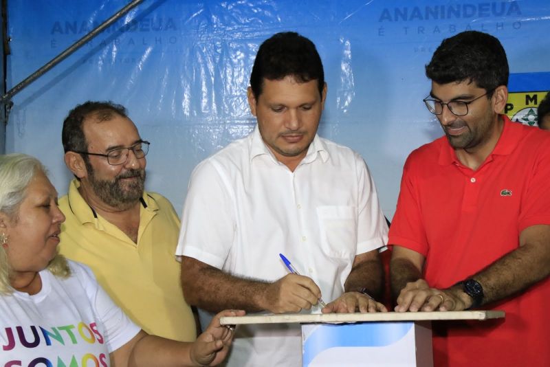 Assinatura de O.S para realização de Obras nas ruas da Comunidade Jardim Laranjeira no Icuí Guajará