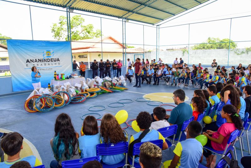 Entrega de material de educação Física às escolas municipais