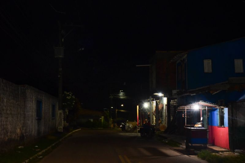 Assinatura da O.S para Execução do programa Ilumina Mais Luz para Ananindeua, no Marighella bairro Aurá