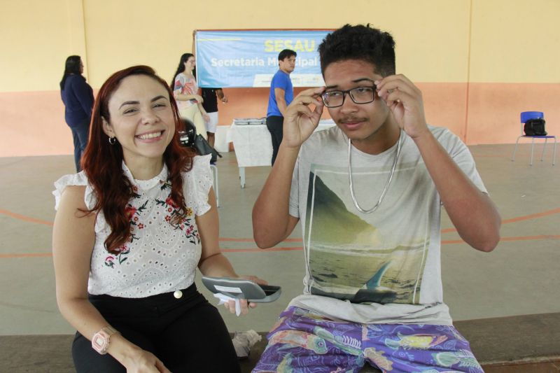 Entrega dos Óculos do Programa Prefeitura nos Bairros para os moradores do Curuçambá - Escola Hidelgarda Caldas Miranda