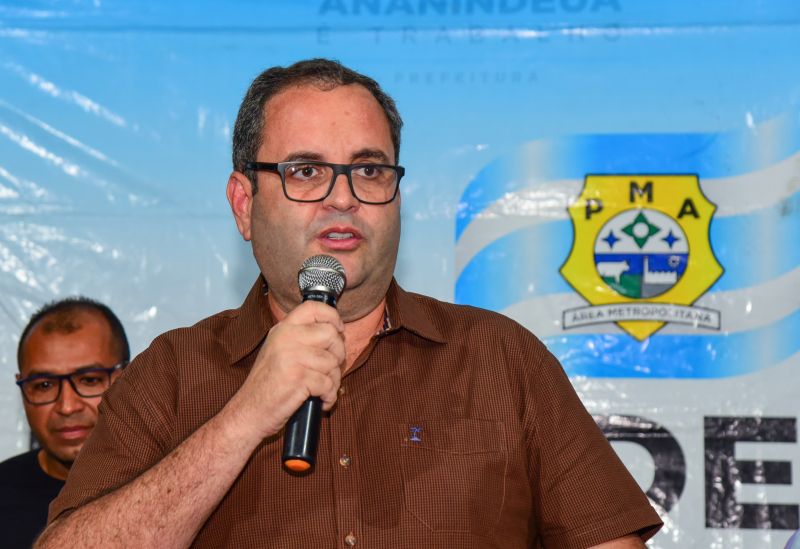 Entrega de 64 Títulos de Propriedade de Terra na Área do Porto no bairro do Curuçambá