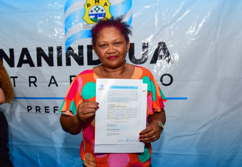Entrega de 64 Títulos de Propriedade de Terra na Área do Porto no bairro do Curuçambá