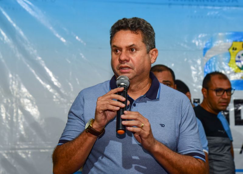 Entrega de 64 Títulos de Propriedade de Terra na Área do Porto no bairro do Curuçambá