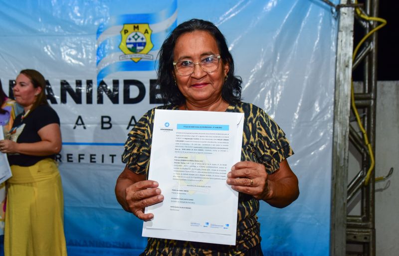 Entrega de 64 Títulos de Propriedade de Terra na Área do Porto no bairro do Curuçambá