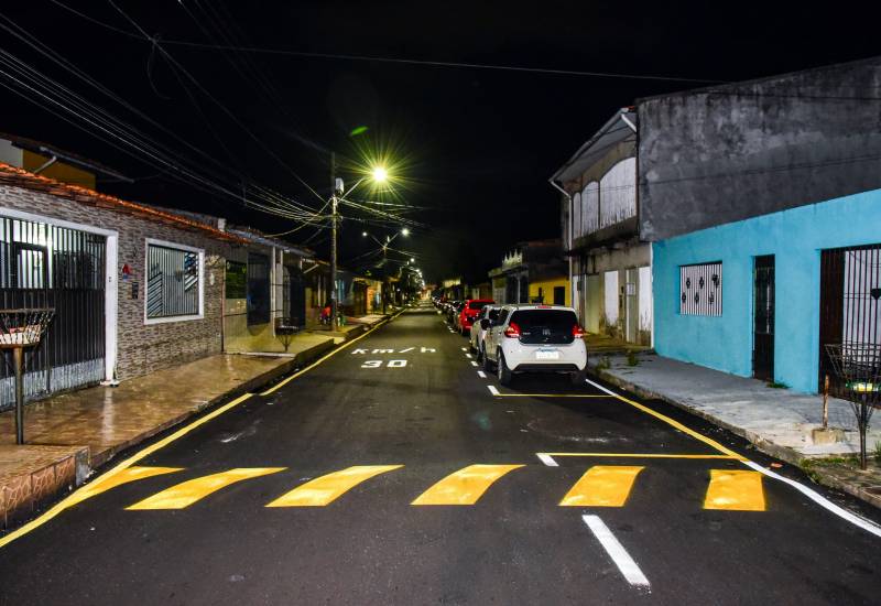 Prefeitura entrega mais duas ruas asfaltadas e sinalizadas na Cidade Nova IV.