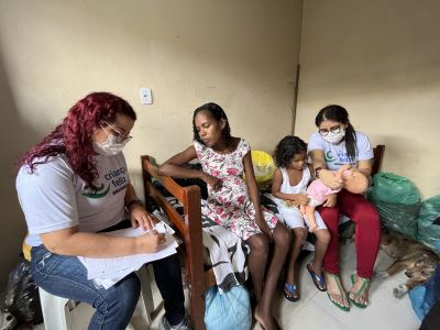 Prefeitura presta assistência à família que teve casa incendiada em Ananindeua