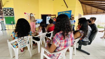Gravidez na adolescência é tema de palestra no CRAS de Ananindeua