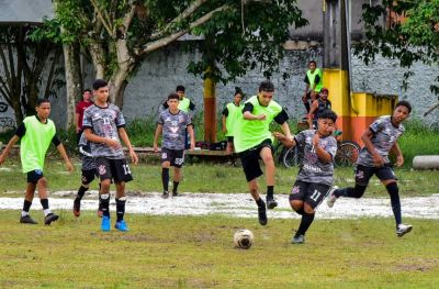 Prefeitura de Ananindeua apoia campeonato de futebol de bairros.