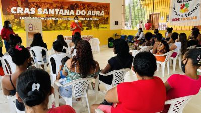 Adolescentes participam de palestra sobre dignidade menstrual em Ananindeua