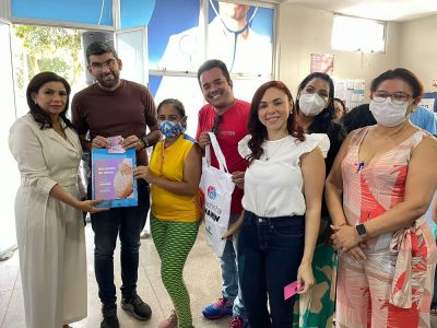Programa Mãe Ananin entrega kits de pré natal a grávidas