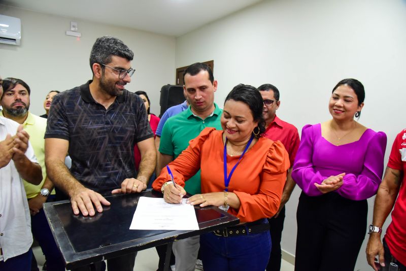 Assinatura De Ordem De Serviço Na Vila Esperança, Para Reforma da Unidade de Saúde e Programa Ilumina Mais Luz para Ananindeua