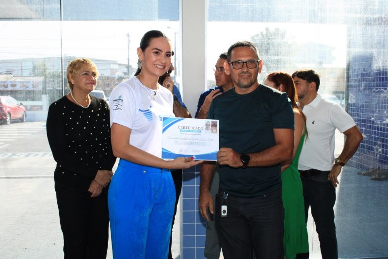 Entrega dos certificados dos pacientes atendidos no Programa Implante um Sorriso na unidade Paulo Frota