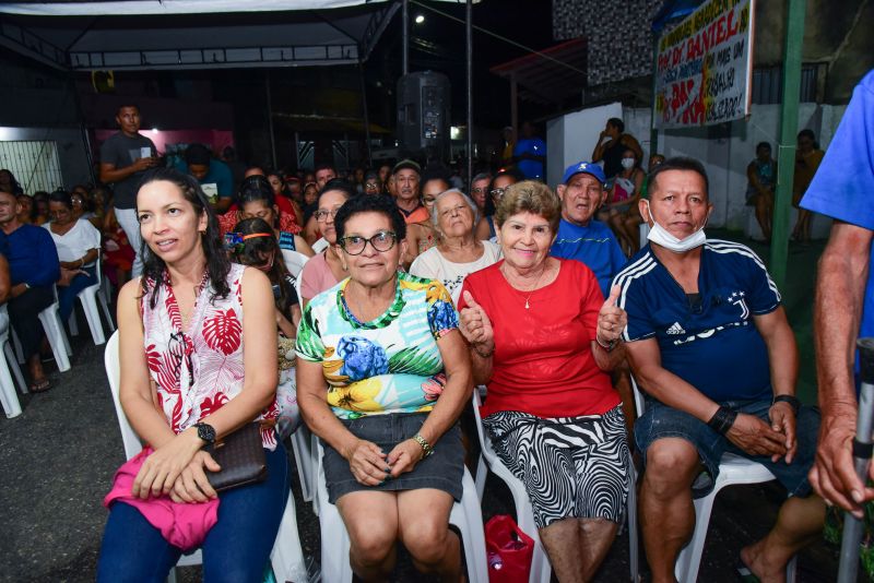 Entrega de Títulos de Propriedade na Comunidade Novo Horizonte no Bairro Levilândia