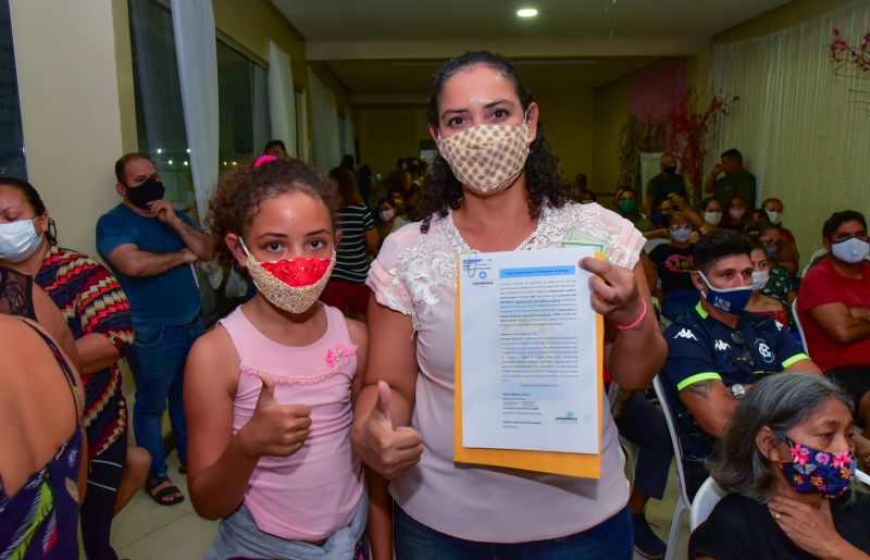 Ato de Entrega de Títulos de Propriedade da Vila Nascimento no bairro Curuçambá