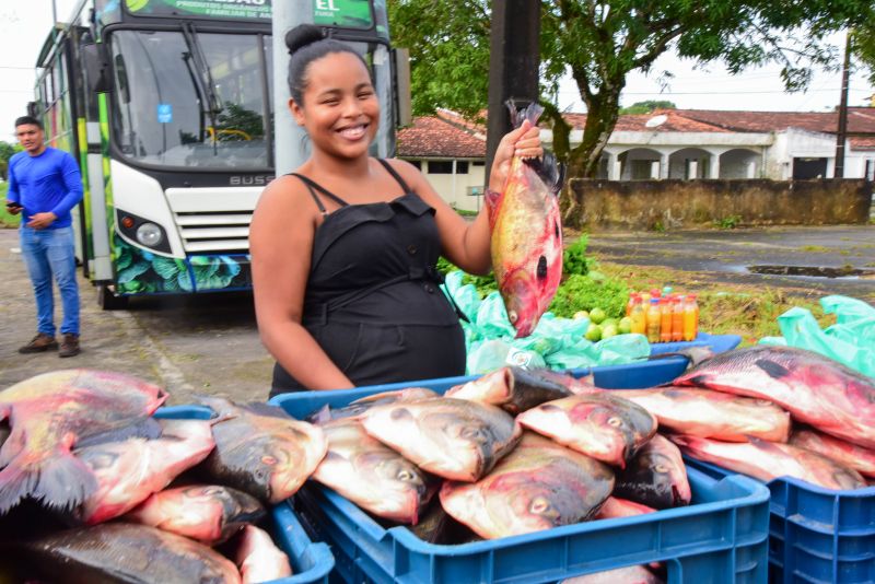 Doação de peixes nos CRAS de Ananindeua