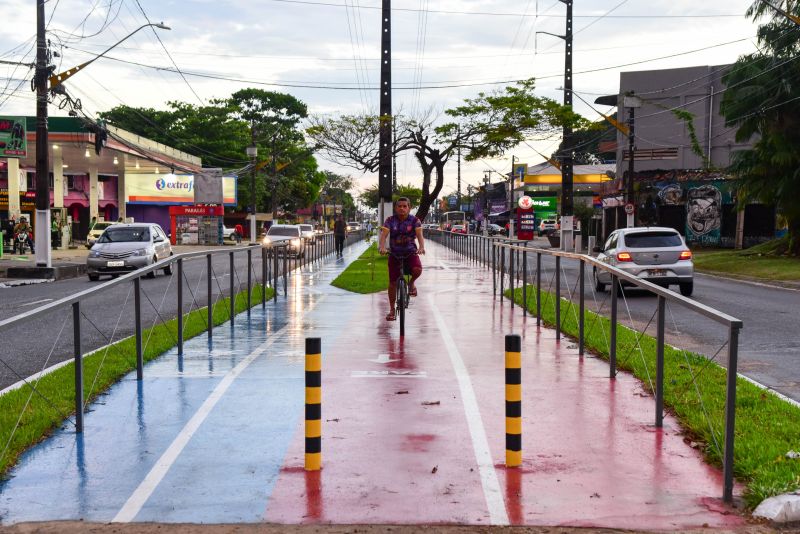 Novo Canteiro Central da Avenida Três Corações Totalmente Reformado E Revitalizado