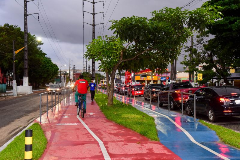 Novo Canteiro Central da Avenida Três Corações Totalmente Reformado E Revitalizado