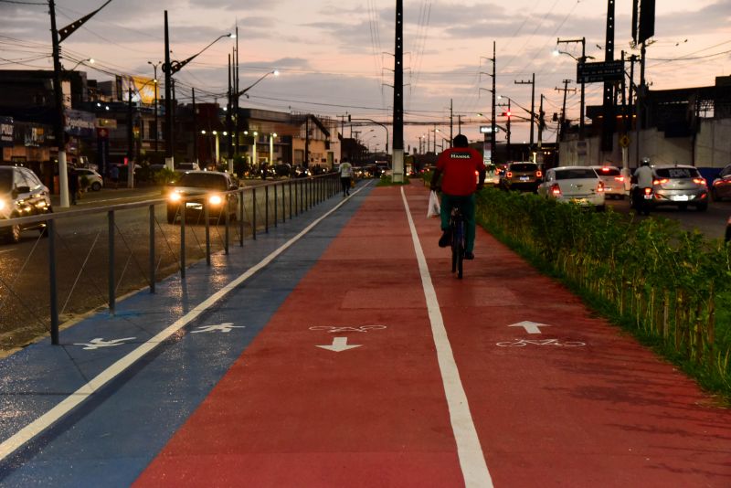 Novo Canteiro Central da Avenida Três Corações Totalmente Reformado E Revitalizado