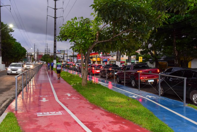 Novo Canteiro Central da Avenida Três Corações Totalmente Reformado E Revitalizado