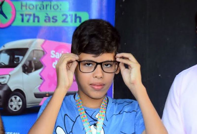Entrega de Óculos para Atendidos no bairro Do Icuí