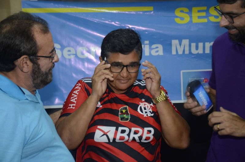 Entrega de óculos para pacientes atendidos na ação Prefeitura em Movimento – Coqueiro