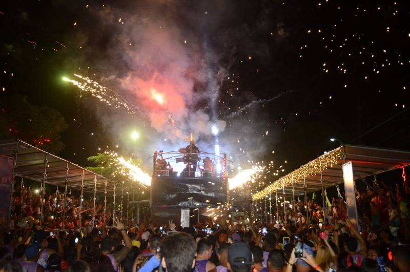 Primeira noite de blocos do Carnanindeua 2023 é marcada por celebração à vida