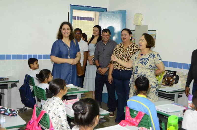 Vice-Consulesa de Portugal visita unidades escolares municipais de Ananindeua