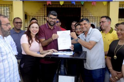 Ordem de Serviço para reforma da Unidade Básica de Saúde do Coqueiro é assinada